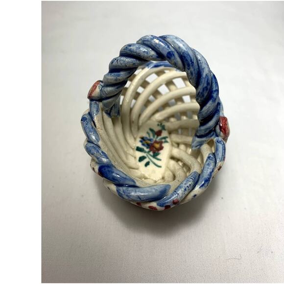 Mini Delicate Hand Painted Porcelain Pottery Rose Woven Basket from Spain - Picture 6 of 12